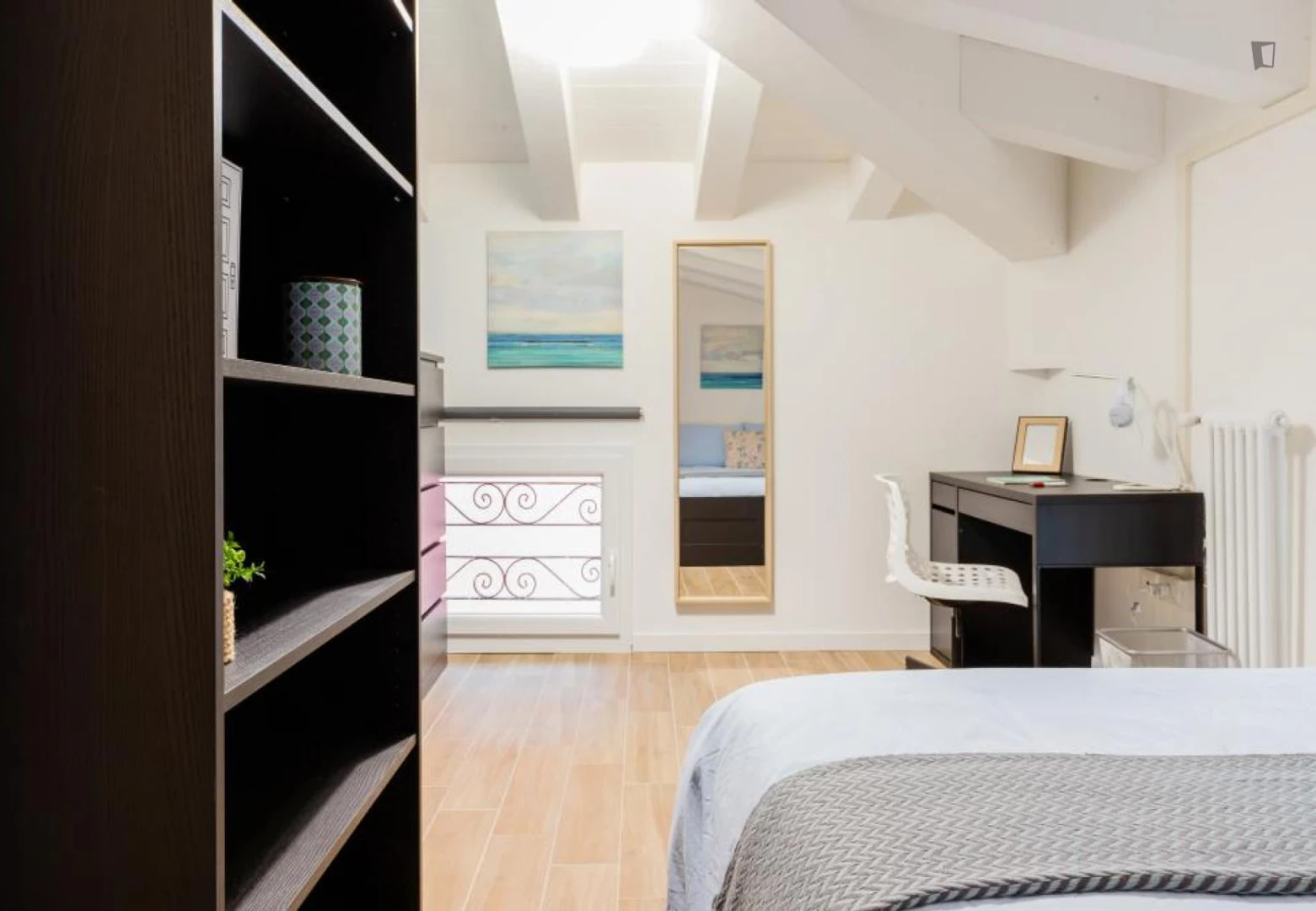Quarto amigo do estudante em  com comodidades modernas