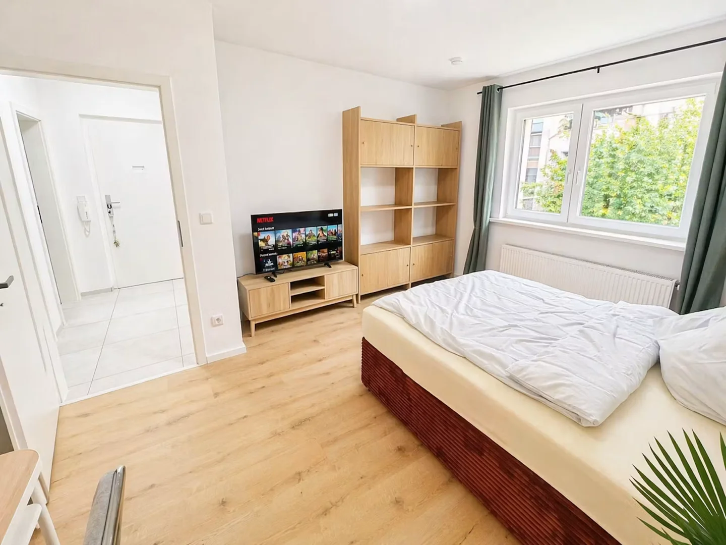 'de öğrenci dairesinde, tamamen mobilyalı kiralık oda