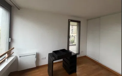 Private room at Boulevard du Colonel Fabien, image 2 of 9