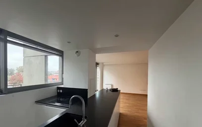 Private room at Boulevard du Colonel Fabien, image 8 of 9
