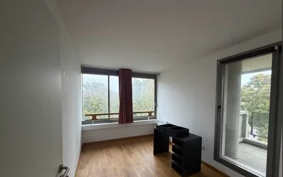 Private room at Boulevard du Colonel Fabien, image 1 of 9