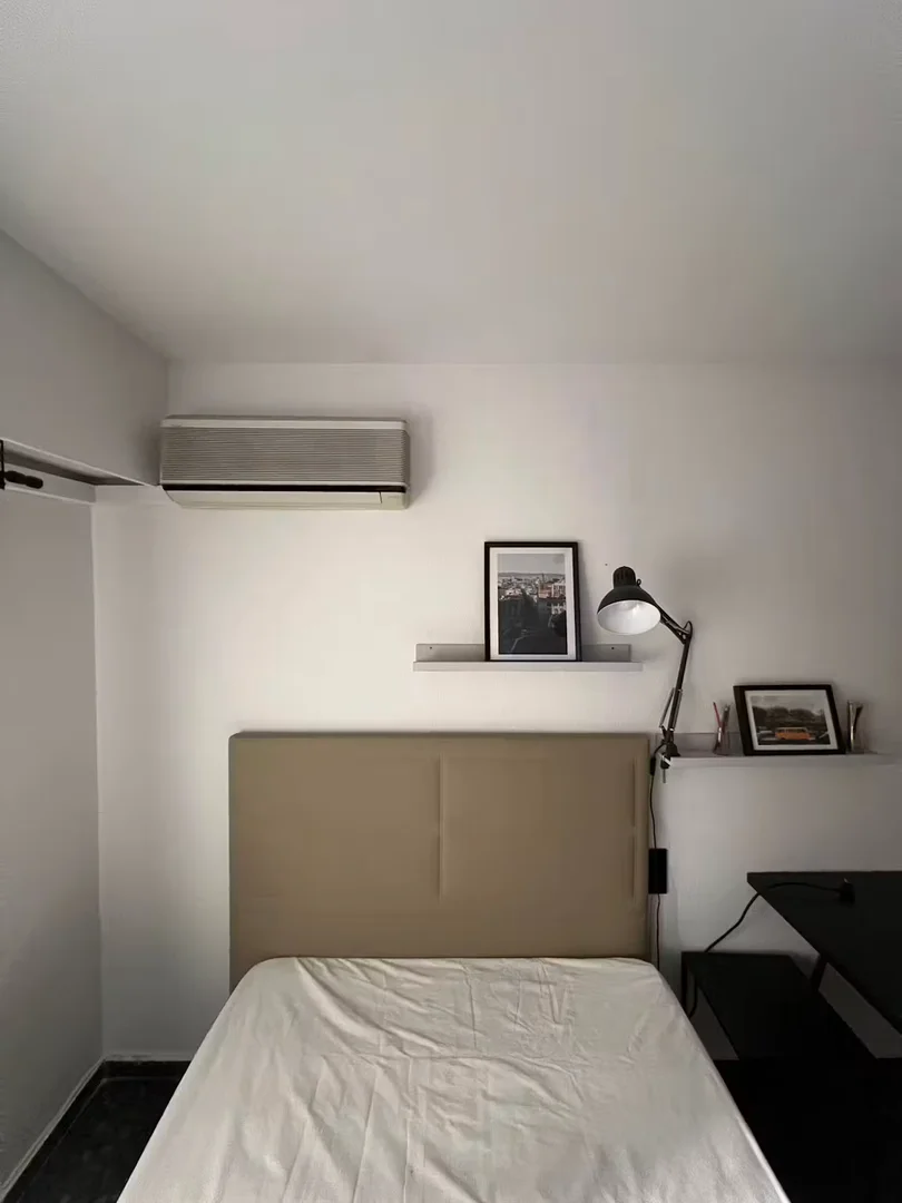 Quarto acolhedor para estudantes disponível em 