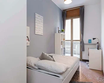 Chambre privée à Viale Giovanni Vicini, 20, 40134 Bologna BO, Italy, image 5 de 18