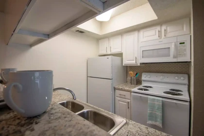 Stanza privata in Stone Canyon Road, immagine 15 di 28