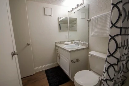 Stanza privata in Stone Canyon Road, immagine 17 di 28