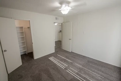 Stanza privata in Stone Canyon Road, immagine 22 di 28