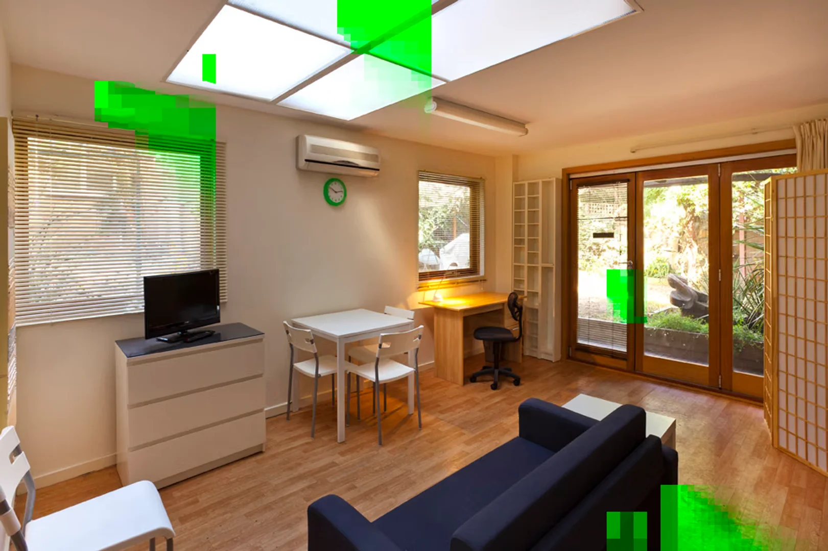 'da ders çalışmak için mükemmel olan fonksiyonel öğrenci odası