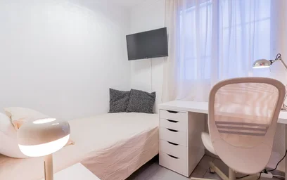Quarto para alugar num apartamento partilhado em {area}