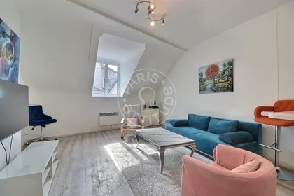 Logement situé dans le centre de {area}