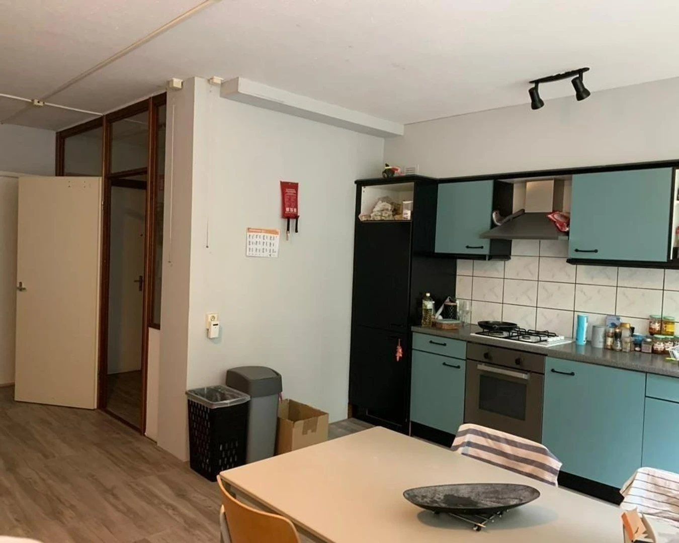 Quarto de estudante económico perto do campus em 