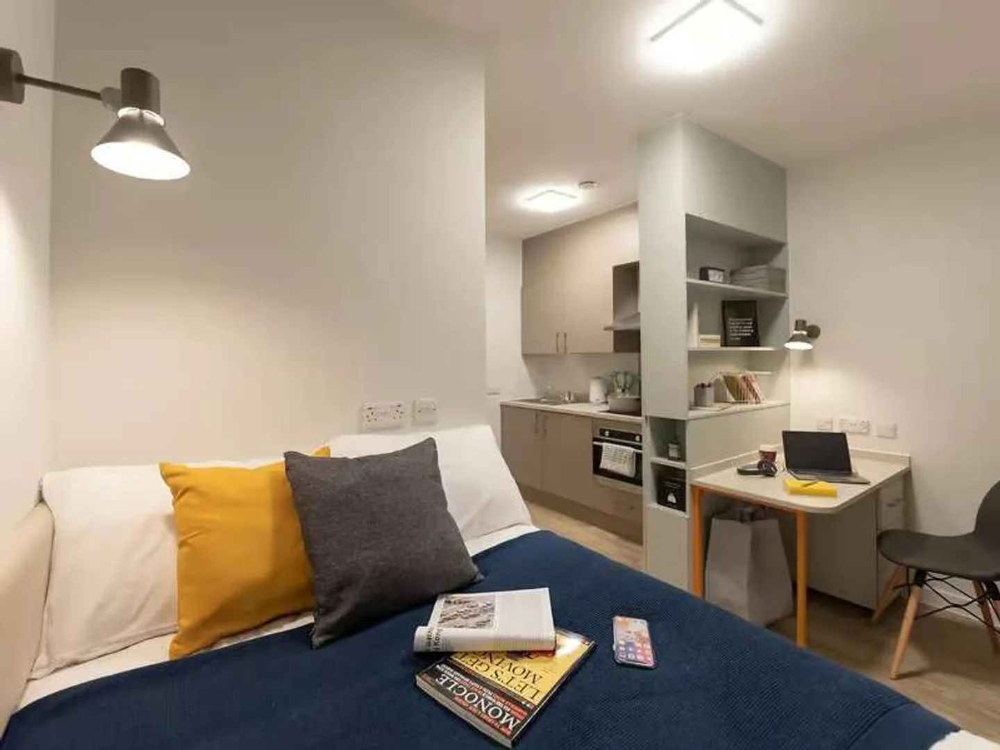 Chambre d'étudiant fonctionnelle parfaite pour étudier dans 