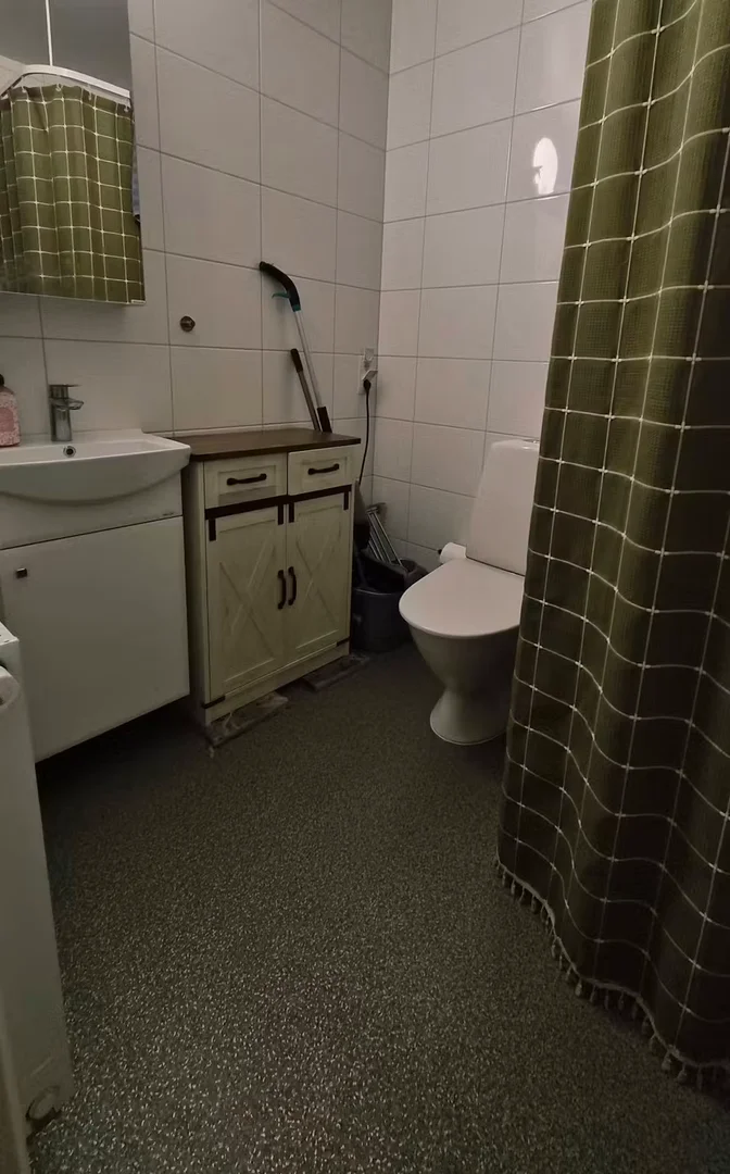 Habitación estudiantil económica con ubicación conveniente en 