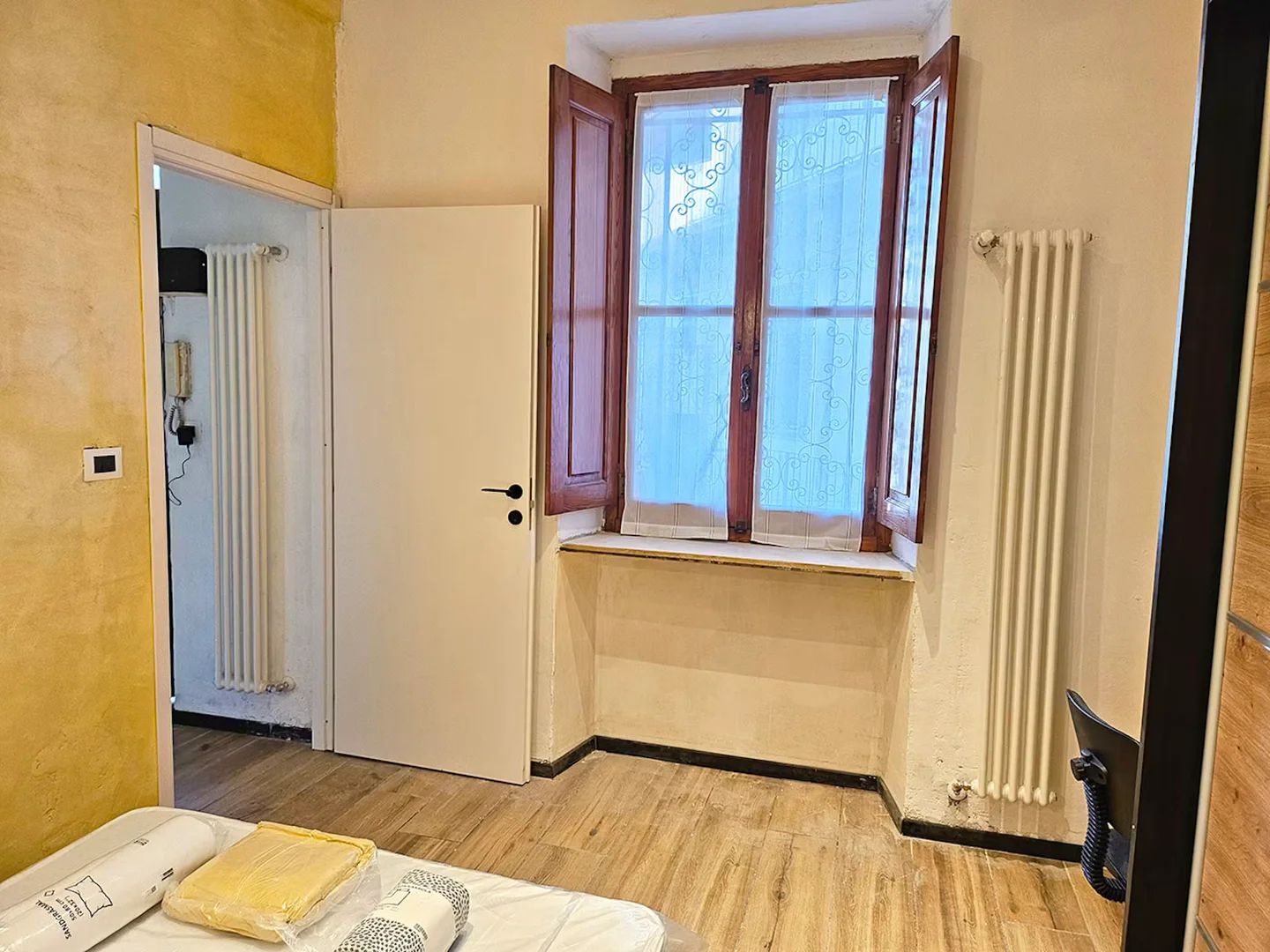 Bezahlbares Zimmer für Studenten mit ausreichender Beleuchtung in 