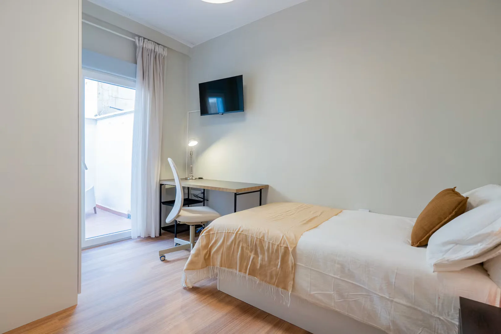 Cozy room for students available in 