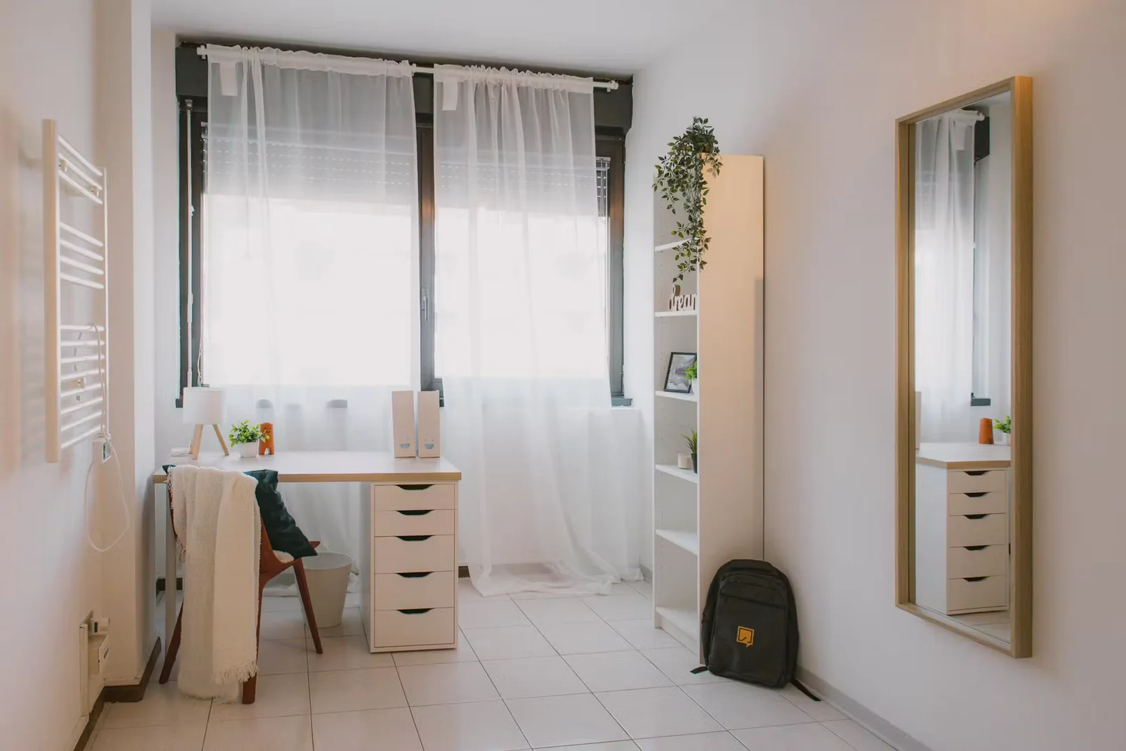 Quarto amigo do estudante em  com comodidades modernas