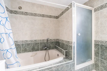 Habitación privada en 9 rue de Londres, imagen 9 de 15