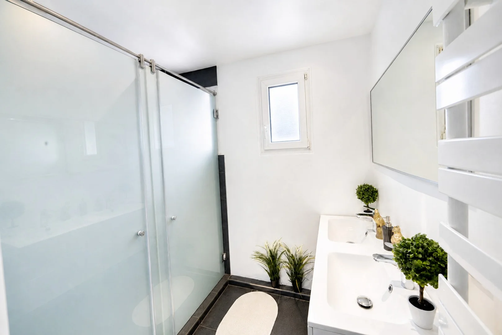 Habitación estudiantil económica cerca del campus en 
