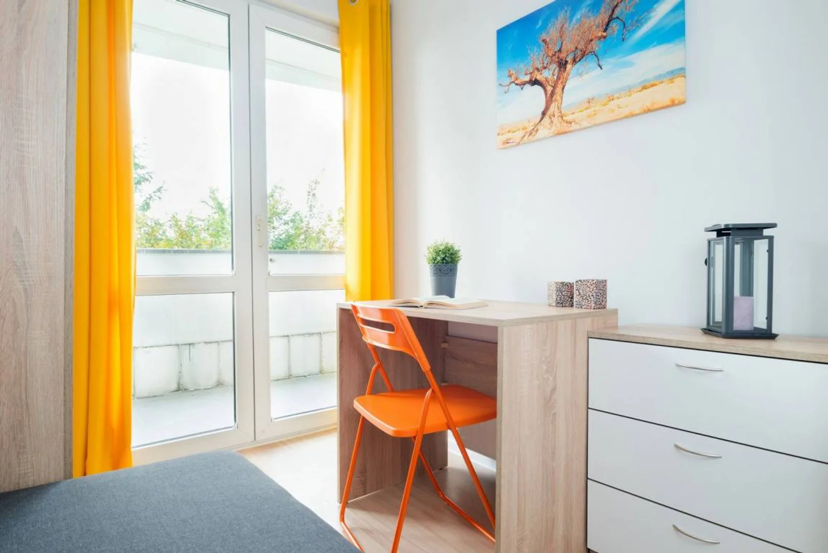 Chambre conviviale pour les étudiants dans avec des équipements modernes