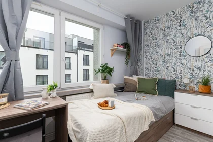 Quarto privado em Pszenna 3, imagem 1 de 10