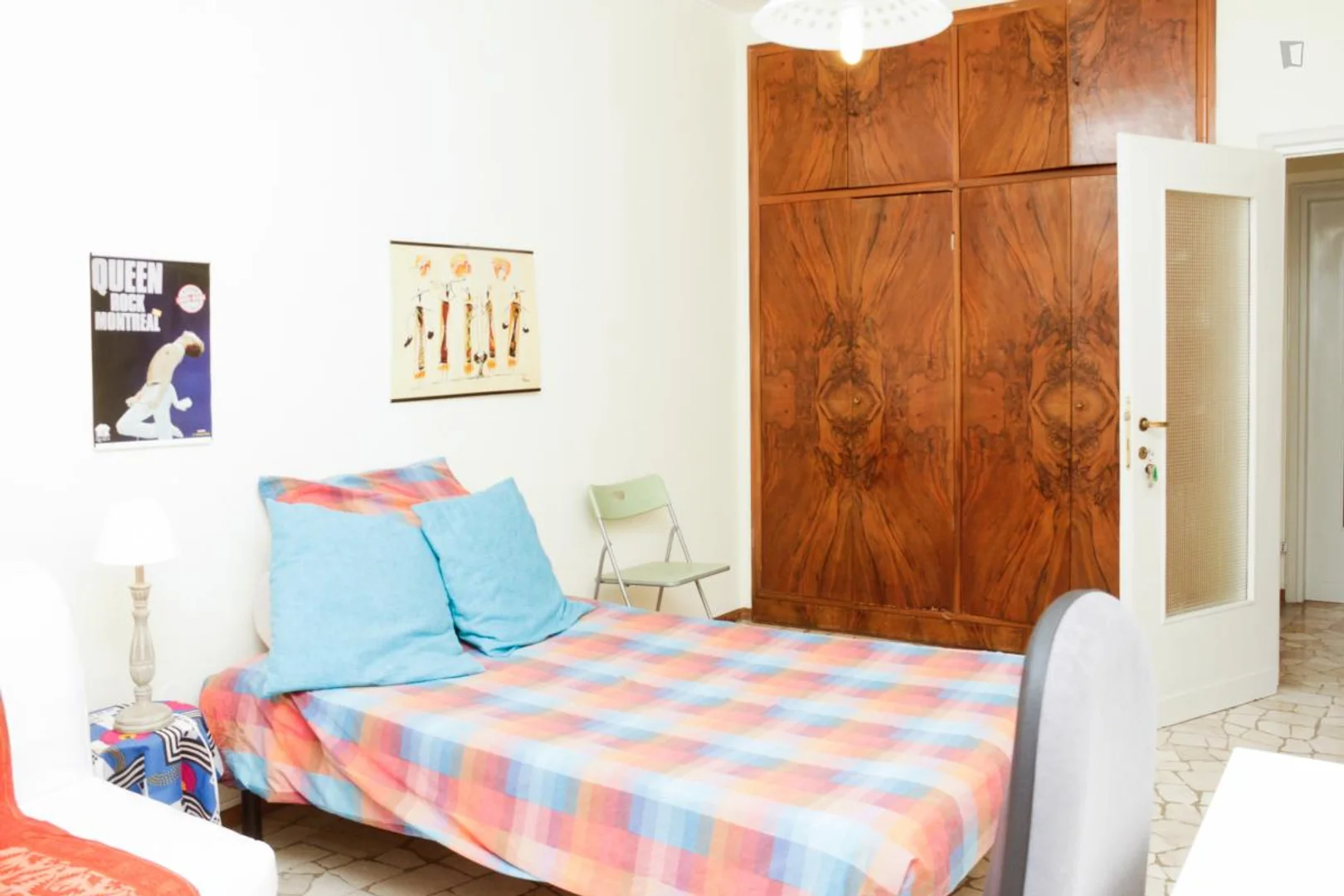Bezahlbares Zimmer für Studenten mit ausreichender Beleuchtung in 
