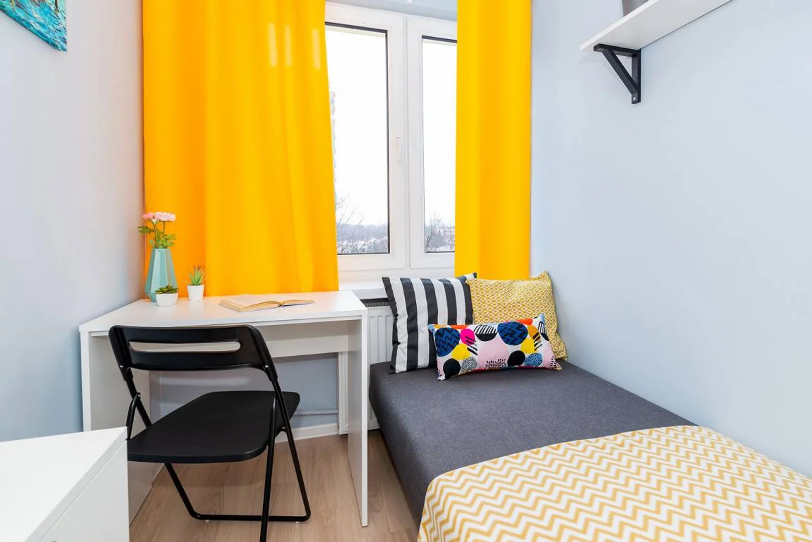 Student-friendly room in  with modern amenities