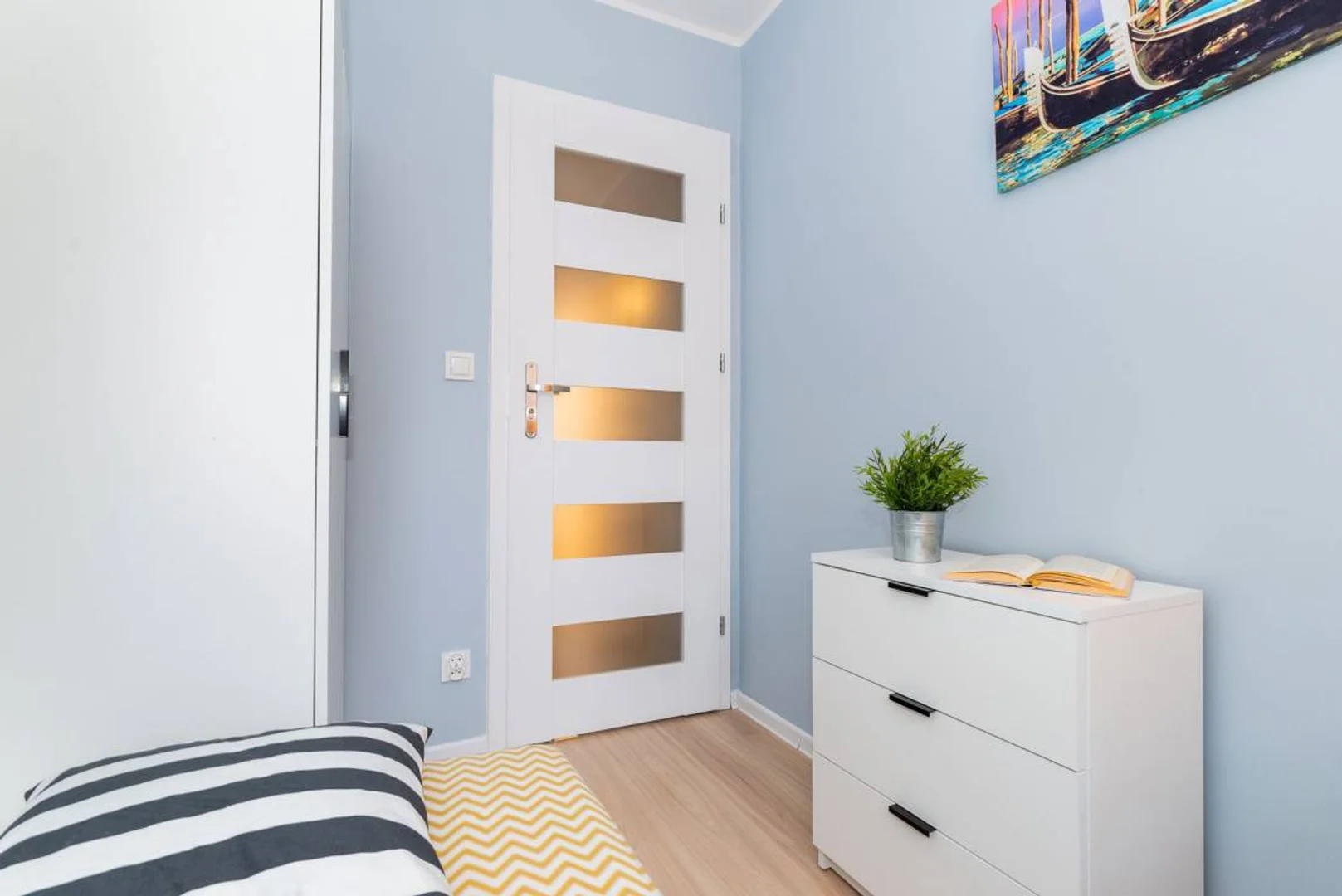 Budget-friendly student room close to campus in 