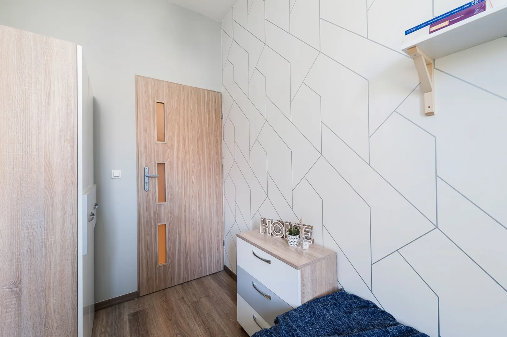 Funktionelles Studentenzimmer perfekt zum Studieren in 