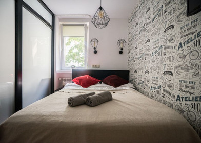 Mieszkanie z 2 sypialniami w Warszawa