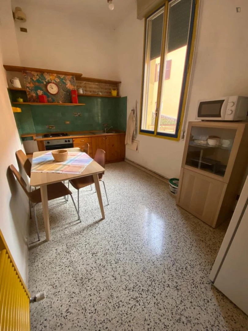 Camera per studenti economica vicino al campus a 