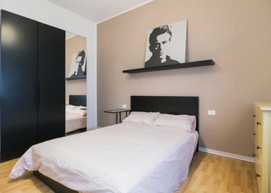 Shared room at Via Monte Rosa, Barriera di Milano, image 4 of 15