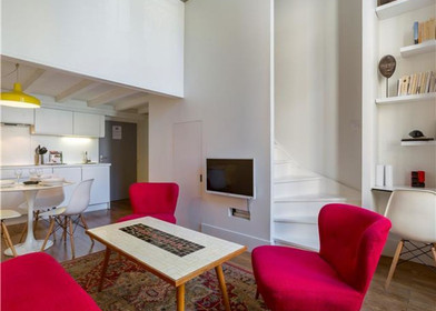 Komplette Wohnung voll möbliert in Lyon