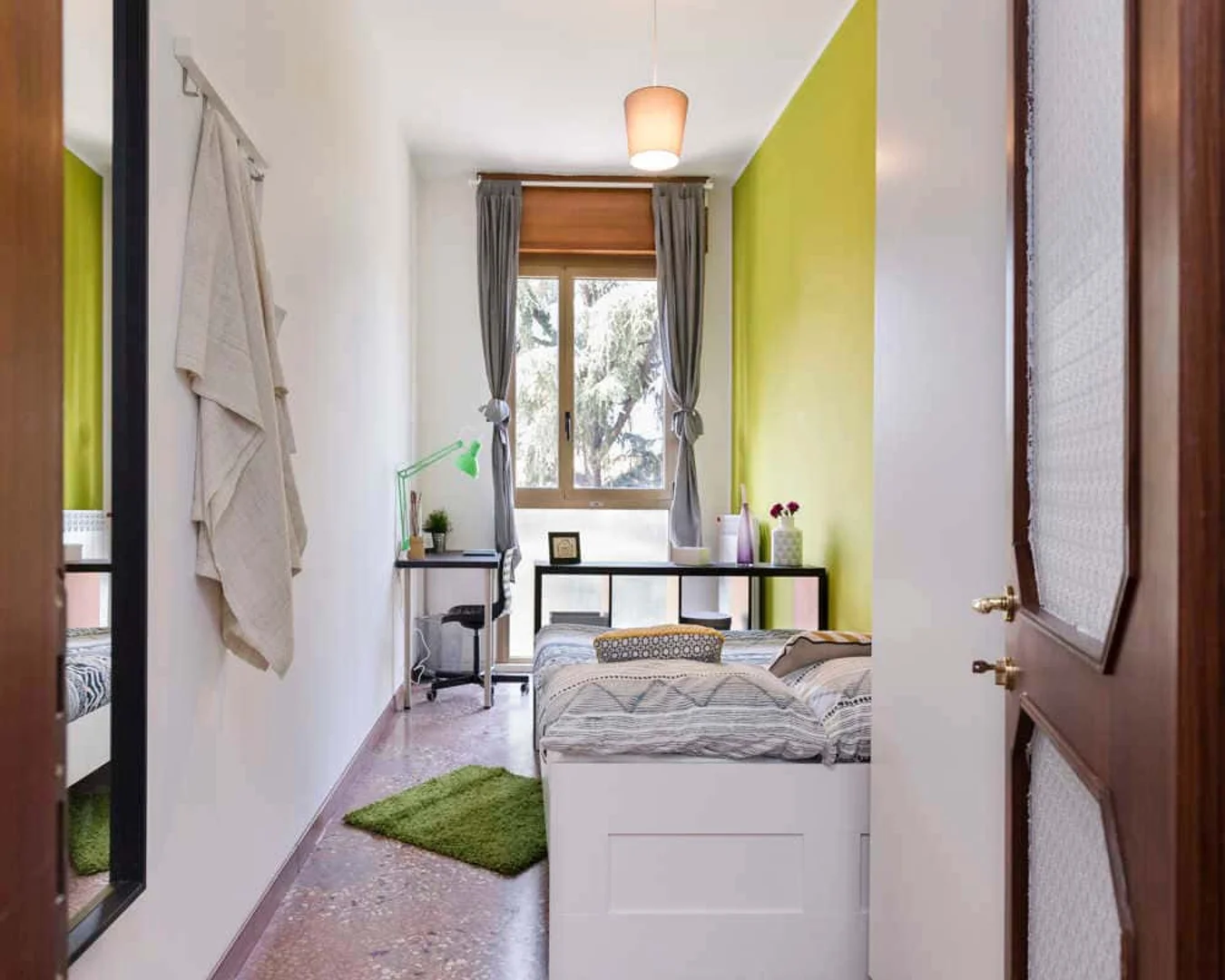 Habitación estudiantil económica con ubicación conveniente en 