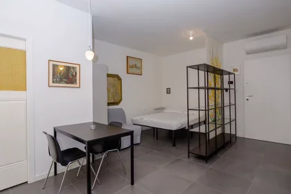 Dairenin tamamı konumu Vicolo degli Ariosti, Porto, 10 10 görüntüsü