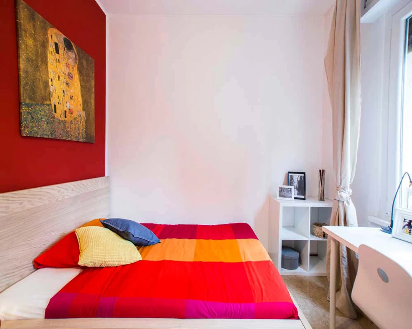 Affordable room for students with ample lighting in 