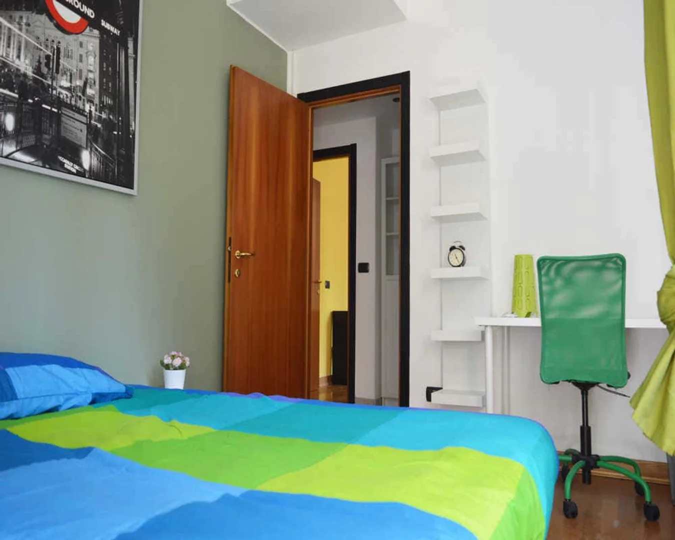 Habitación acogedora para estudiantes disponible en