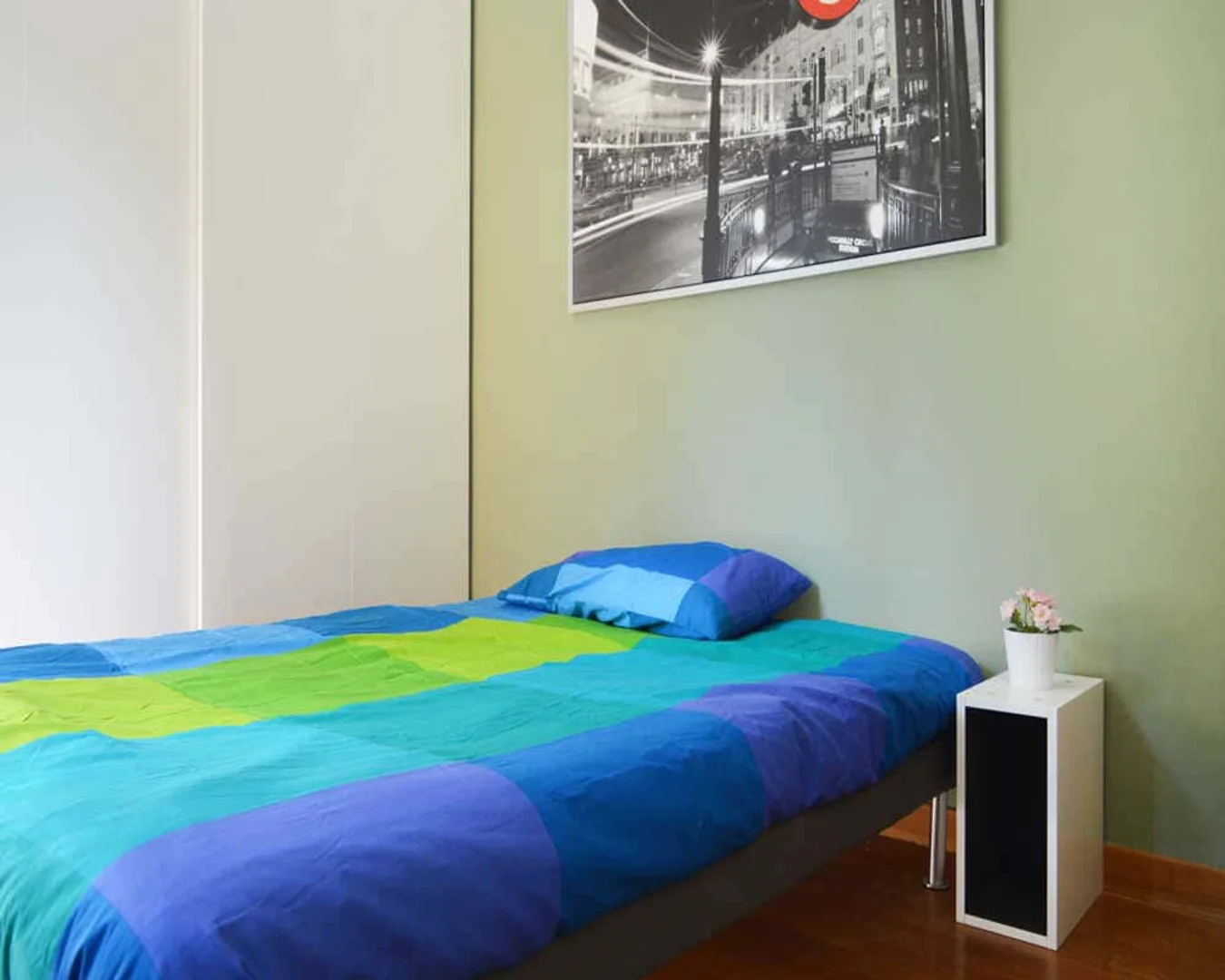 Habitación acogedora para estudiantes disponible en