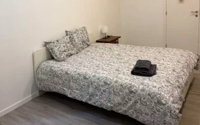 {area} de aylık kiralık oda