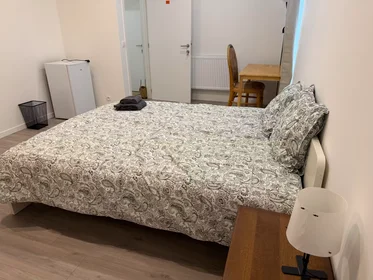 Privatzimmer in der Rue Astrid, Gosselies, bild 6 von 9