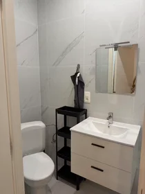 Privatzimmer in der Rue Astrid, Gosselies, bild 8 von 9