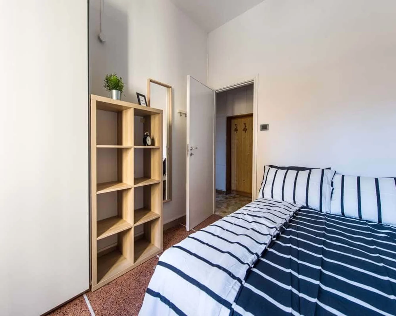 Stanza in affitto in appartamento per studenti a , completamente arredata