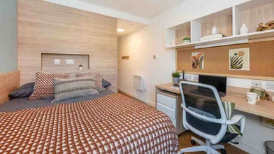 Studio im Wohnheim in der Walnut Tree Cl, Guildford GU14JF, United Kingdom          , bild 7 von 36