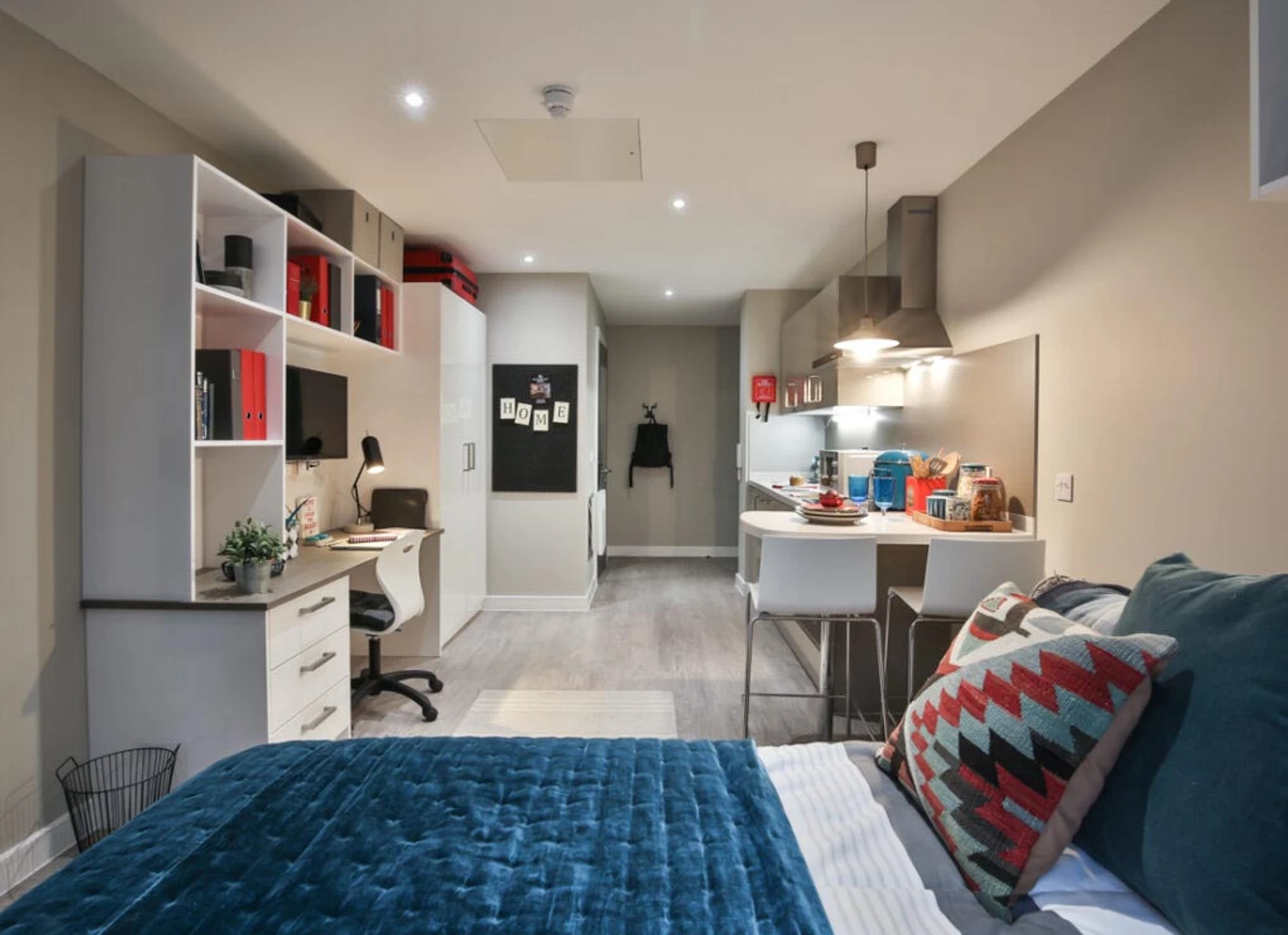 Cómodo estudio para vivir como estudiante en 