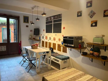 Privatzimmer in der Via Broccaindosso, San Vitale, bild 10 von 10