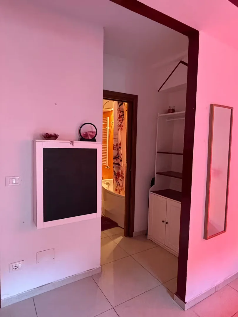 Habitación estudiantil económica cerca del campus en 