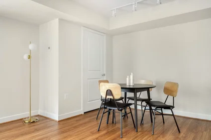 Logement entier à 9th Street North, Virginia Square, image 6 de 10