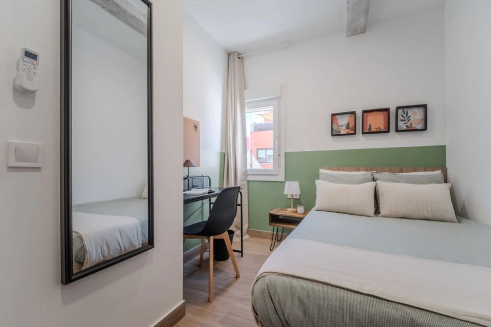 'de öğrenci dairesinde, tamamen mobilyalı kiralık oda