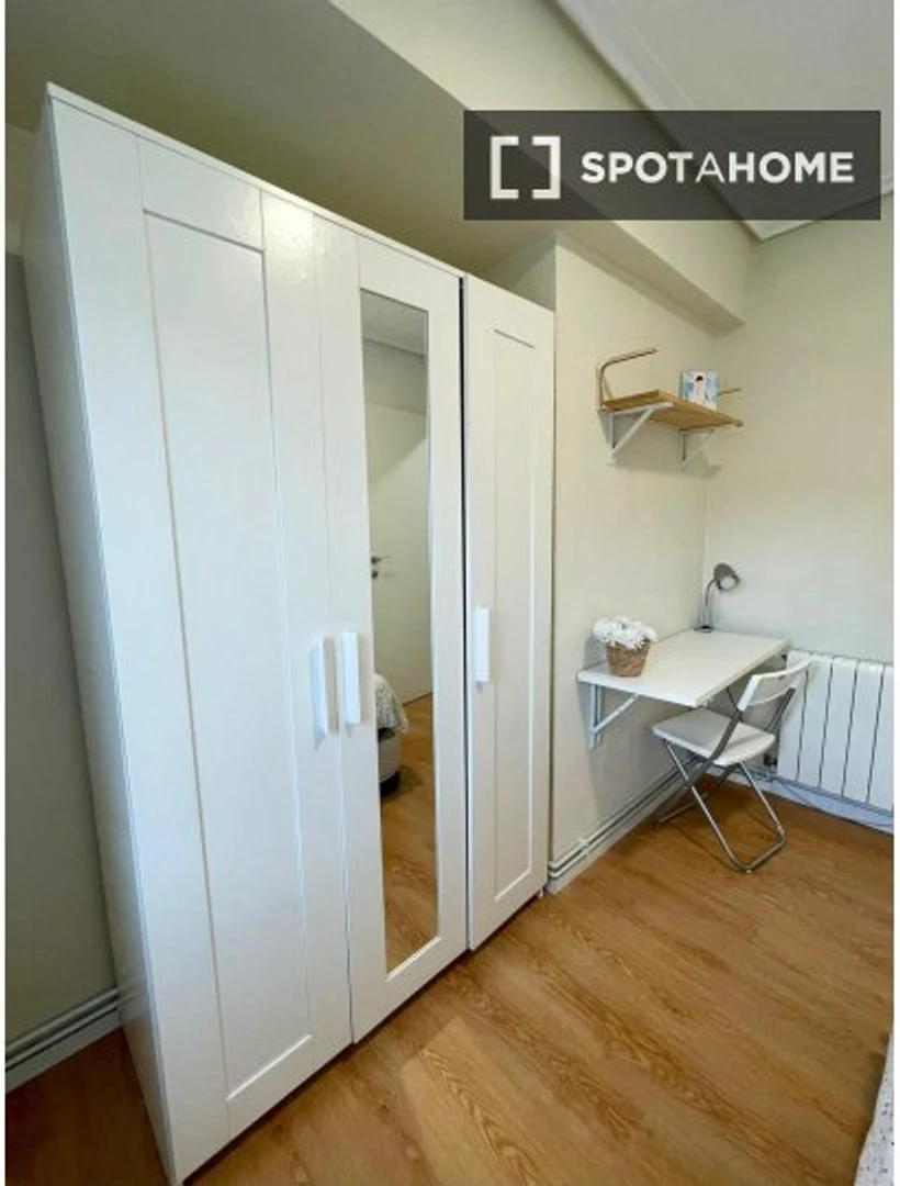 Quarto de estudante funcional perfeito para estudar em 