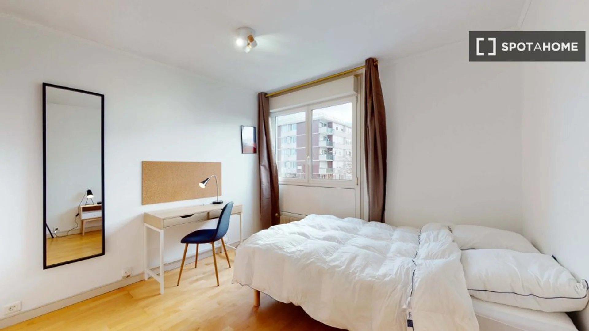 Bezahlbares Zimmer für Studenten mit ausreichender Beleuchtung in 