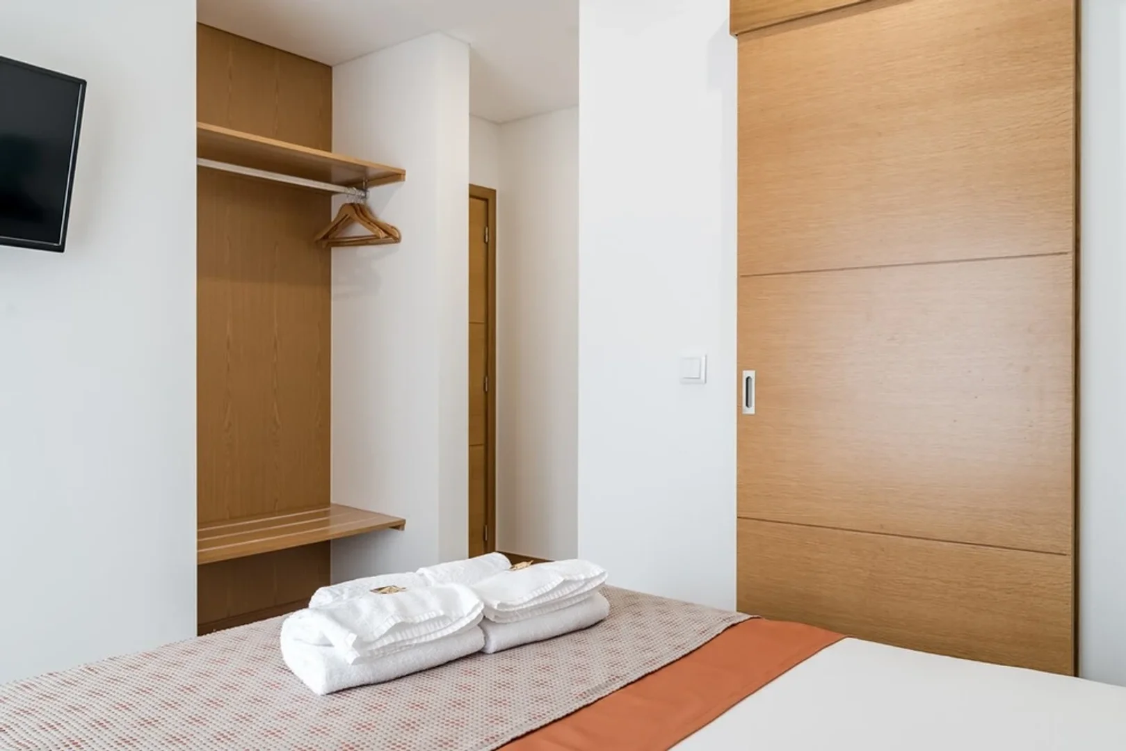 Habitación estudiantil económica cerca del campus en 