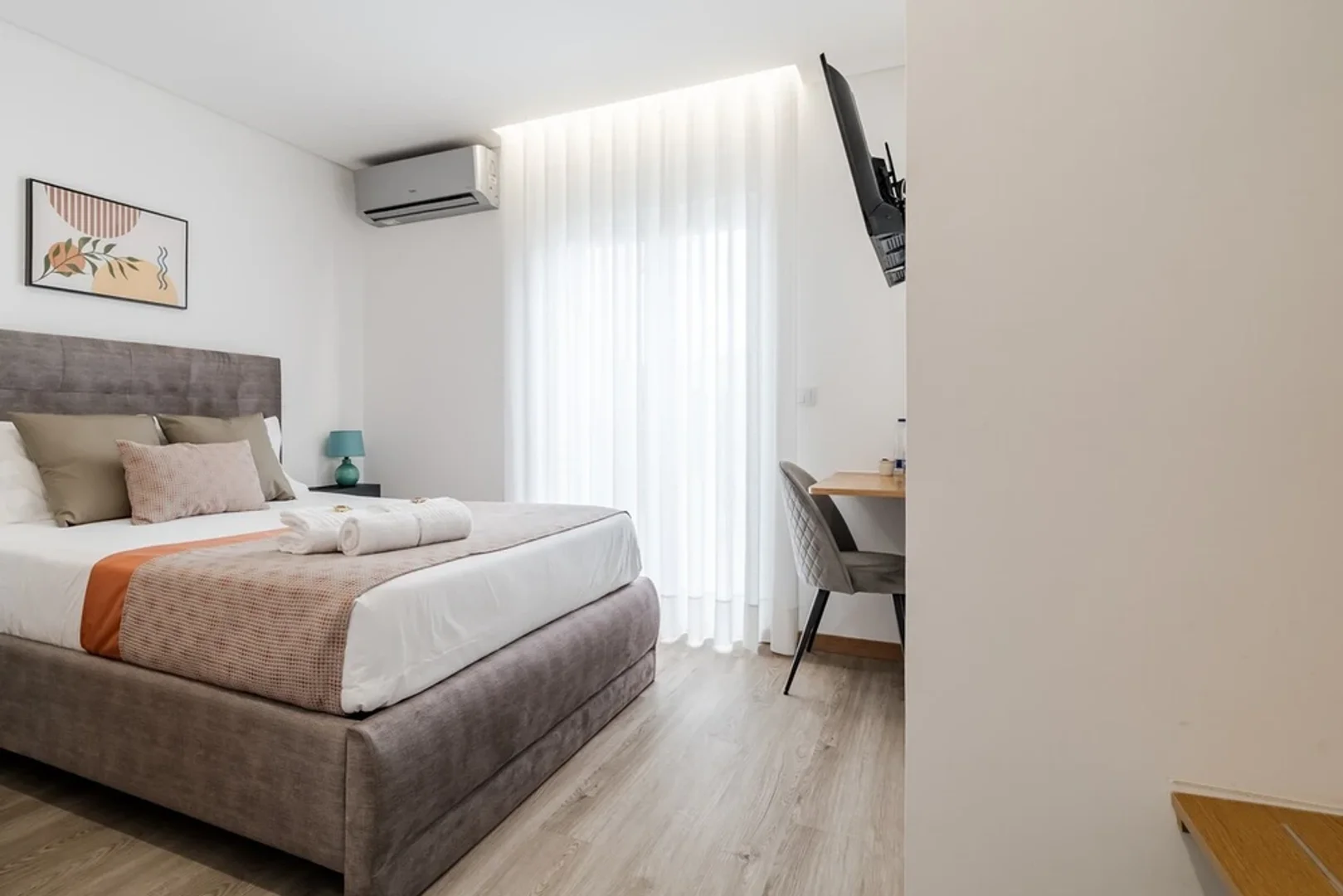 Habitación para estudiantes en  con área de estudio y facilidades compartidas